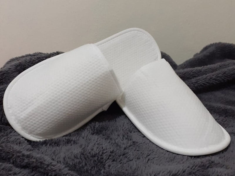 NON WOVEN Slippers